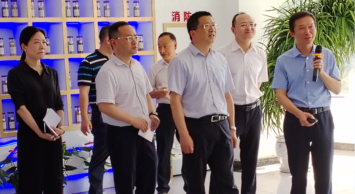 四川證監局黨委書(shū)記、局長(cháng)唐理斌一行來(lái)公司調研